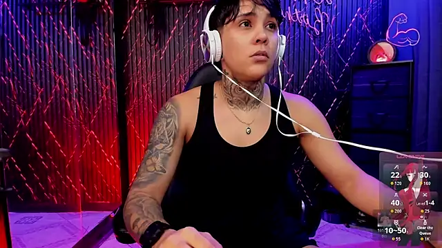 Snapshot of ZhoeStrong chatting on 02.17.26 ZhoeStrong online show from 02.17.26