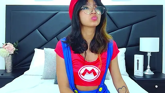 Yommi Winx online show from 12.28.24