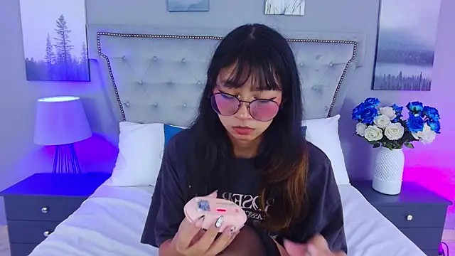 Yommi Winx online show from 09.09.25