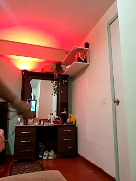 Lau1127 online show from 10.14.25