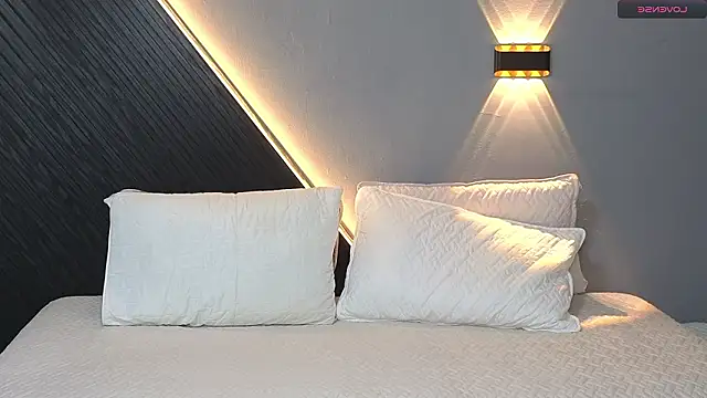 Laia and Aloby online show from 02.19.26