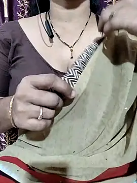 Snapshot of bhuvana555 chatting on 02.16.25 bhuvana555 online show from 02.16.25