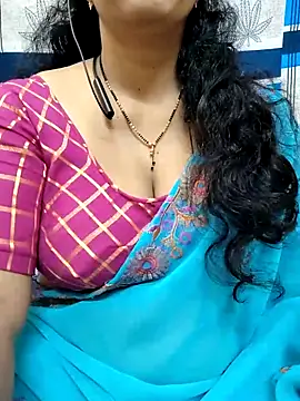 Snapshot of bhuvana555 chatting on 02.18.25 bhuvana555 online show from 02.18.25