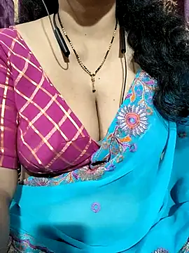 Snapshot of bhuvana555 chatting on 02.18.25 bhuvana555 online show from 02.18.25