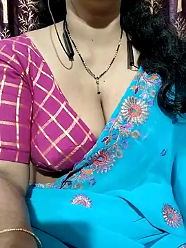 Snapshot of bhuvana555 chatting on 02.18.25 bhuvana555 online show from 02.18.25