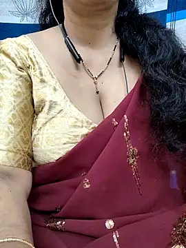 Snapshot of bhuvana555 chatting on 02.19.25 bhuvana555 online show from 02.19.25