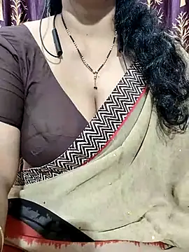 Snapshot of bhuvana555 chatting on 02.20.25 bhuvana555 online show from 02.20.25