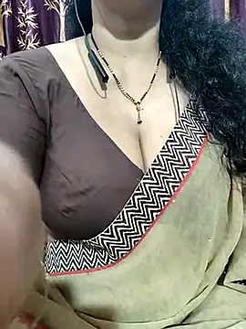 Snapshot of bhuvana555 chatting on 02.28.25 bhuvana555 online show from 02.28.25