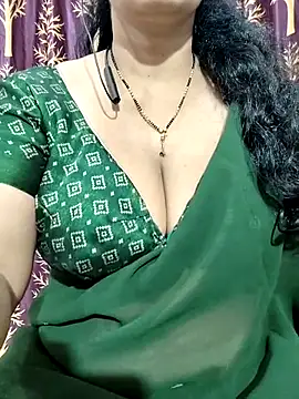 Snapshot of bhuvana555 chatting on 03.04.25 bhuvana555 online show from 03.04.25