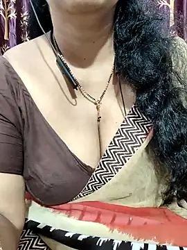 Snapshot of bhuvana555 chatting on 03.12.25 bhuvana555 online show from 03.12.25