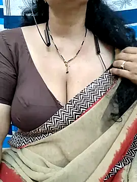 Snapshot of bhuvana555 chatting on 03.15.25 bhuvana555 online show from 03.15.25