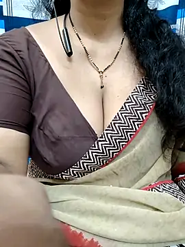 Snapshot of bhuvana555 chatting on 03.19.25 bhuvana555 online show from 03.19.25