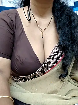 Snapshot of bhuvana555 chatting on 03.22.25 bhuvana555 online show from 03.22.25