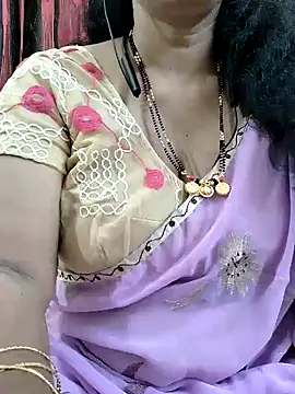 Snapshot of bhuvana555 chatting on 09.08.25 bhuvana555 online show from 09.08.25