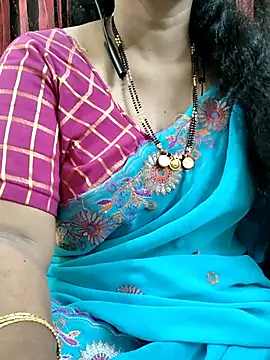 Snapshot of bhuvana555 chatting on 09.09.25 bhuvana555 online show from 09.09.25