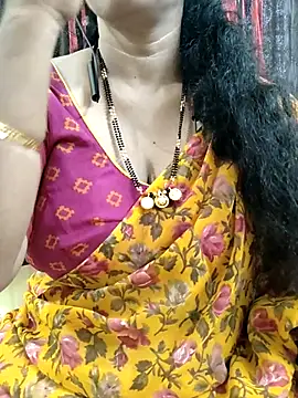 Snapshot of bhuvana555 chatting on 09.10.25 bhuvana555 online show from 09.10.25