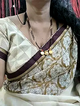 Snapshot of bhuvana555 chatting on 09.11.25 bhuvana555 online show from 09.11.25