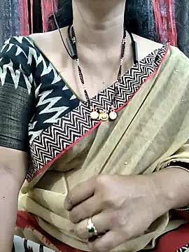 Snapshot of bhuvana555 chatting on 09.12.25 bhuvana555 online show from 09.12.25