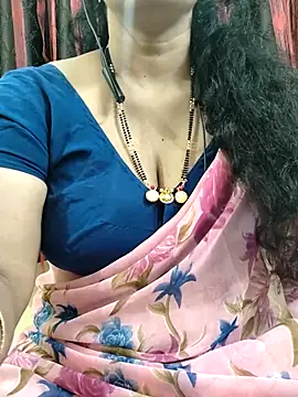 Snapshot of bhuvana555 chatting on 10.18.25 bhuvana555 online show from 10.18.25