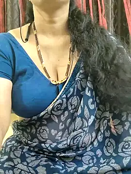 Snapshot of bhuvana555 chatting on 10.20.25 bhuvana555 online show from 10.20.25