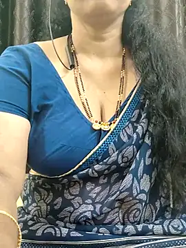 Snapshot of bhuvana555 chatting on 10.25.25 bhuvana555 online show from 10.25.25