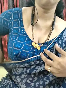 Snapshot of bhuvana555 chatting on 11.02.25 bhuvana555 online show from 11.02.25