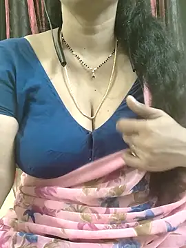 Snapshot of bhuvana555 chatting on 11.12.25 bhuvana555 online show from 11.12.25