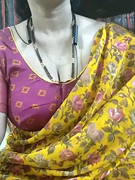 Snapshot of bhuvana555 chatting on 11.13.25 bhuvana555 online show from 11.13.25