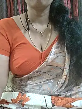 Snapshot of bhuvana555 chatting on 11.14.25 bhuvana555 online show from 11.14.25