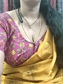 Snapshot of bhuvana555 chatting on 11.18.25 bhuvana555 online show from 11.18.25