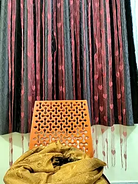 Snapshot of bhuvana555 chatting on 11.18.25 bhuvana555 online show from 11.18.25