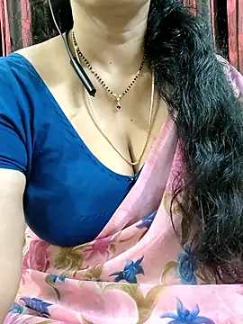 Snapshot of bhuvana555 chatting on 11.19.25 bhuvana555 online show from 11.19.25