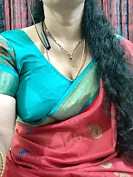 Snapshot of bhuvana555 chatting on 11.22.25 bhuvana555 online show from 11.22.25