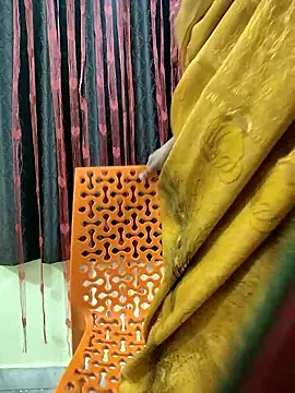 Snapshot of bhuvana555 chatting on 11.23.25 bhuvana555 online show from 11.23.25