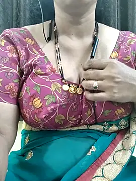 Snapshot of bhuvana555 chatting on 11.25.25 bhuvana555 online show from 11.25.25