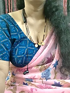 Snapshot of bhuvana555 chatting on 11.27.25 bhuvana555 online show from 11.27.25