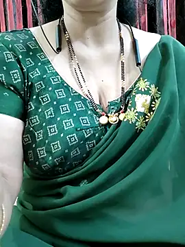 Snapshot of bhuvana555 chatting on 11.30.25 bhuvana555 online show from 11.30.25