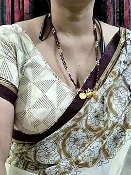 Snapshot of bhuvana555 chatting on 12.04.25 bhuvana555 online show from 12.04.25