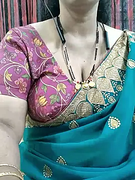 Snapshot of bhuvana555 chatting on 12.19.25 bhuvana555 online show from 12.19.25