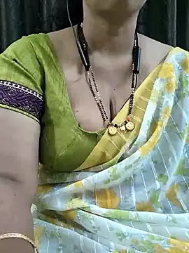 Snapshot of bhuvana555 chatting on 01.05.26 bhuvana555 online show from 01.05.26