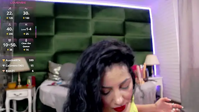 Snapshot of SelenSummer chatting on 02.06.25 SelenSummer online show from 02.06.25