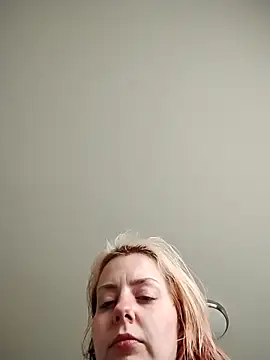 SkarlettRose96 online show from 02.11.26