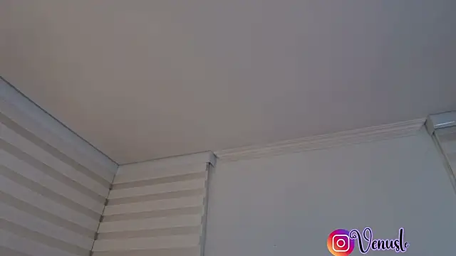 venusleroy  online show from 12.04.25