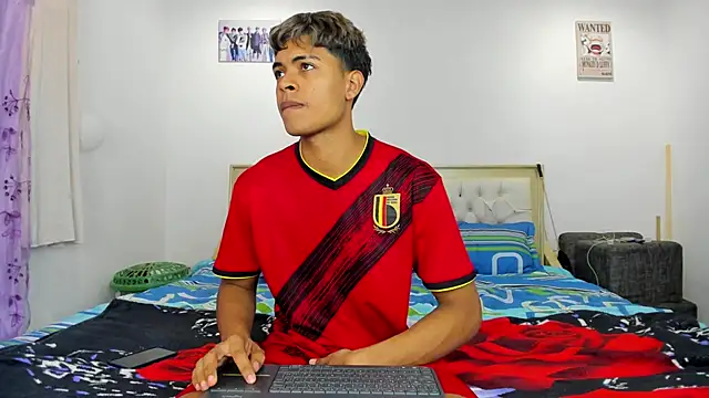 Snapshot of dafnezahiraa_ chatting on 01.04.25 dafnezahiraa online show from 01.04.25