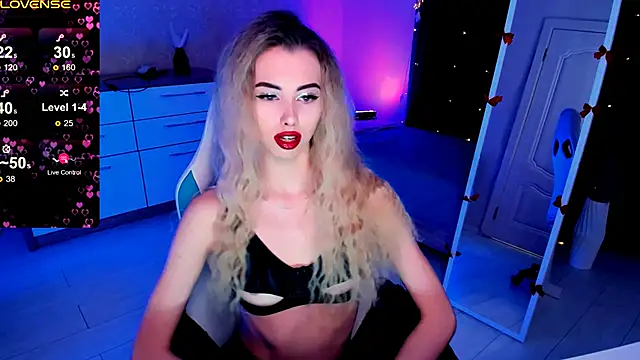 Snapshot of Emilia_Klar chatting on 02.24.25 Emilia Klar online show from 02.24.25