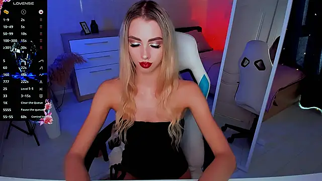 Snapshot of Emilia_Klar chatting on 09.12.25 Emilia Klar online show from 09.12.25