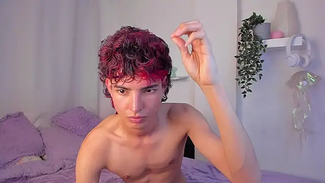 Snapshot of santy-kitty chatting on 03.13.26 santy-kitty online show from 03.13.26