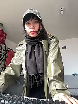 EemaHaruki online show from 10.16.25