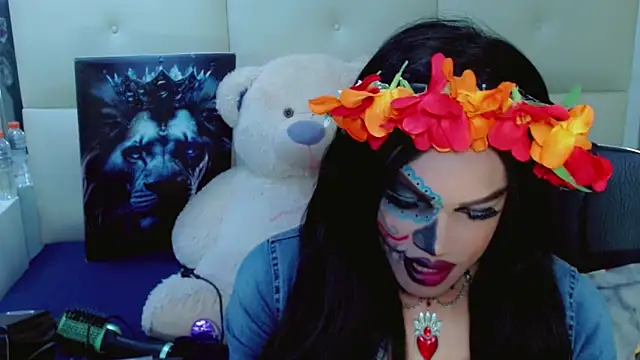 NathaliaCross online show from 10.31.25