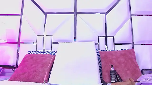 AlliciaKim online show from 03.19.26